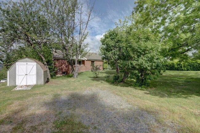 Building Photo - Newly Renovated 3bed 2bath Home in Skyway  neighborhood in South Seattle