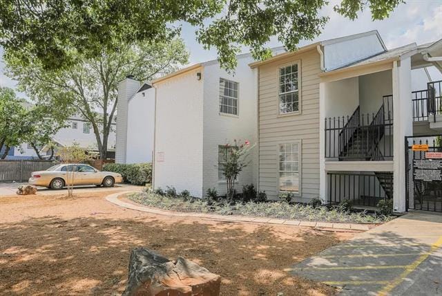 Building Photo - 4717 Columbia Ave