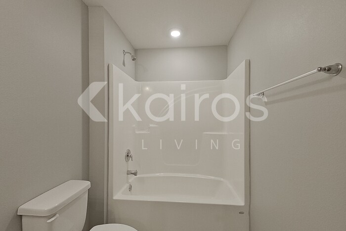 Building Photo - 4651 Malay Cir