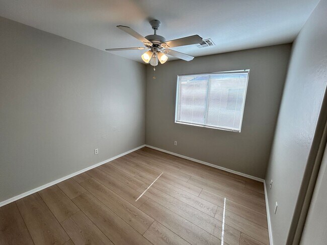 Building Photo - Spacious 3Bd 2 Ba Home In Litchfield Park ...