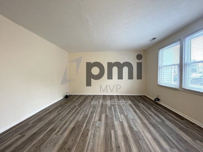 Building Photo - 7490 Stonetrail Way