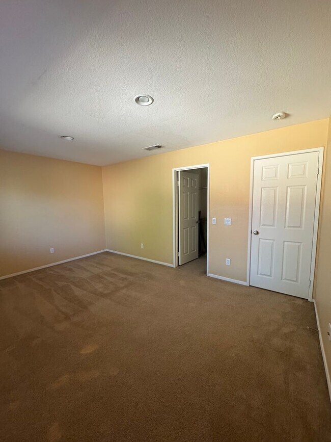 Building Photo - MOVE-IN SPECIAL!! Welcome to Your New Home...