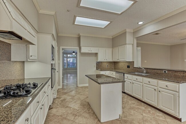 Building Photo - 3 Amber Sky Pl