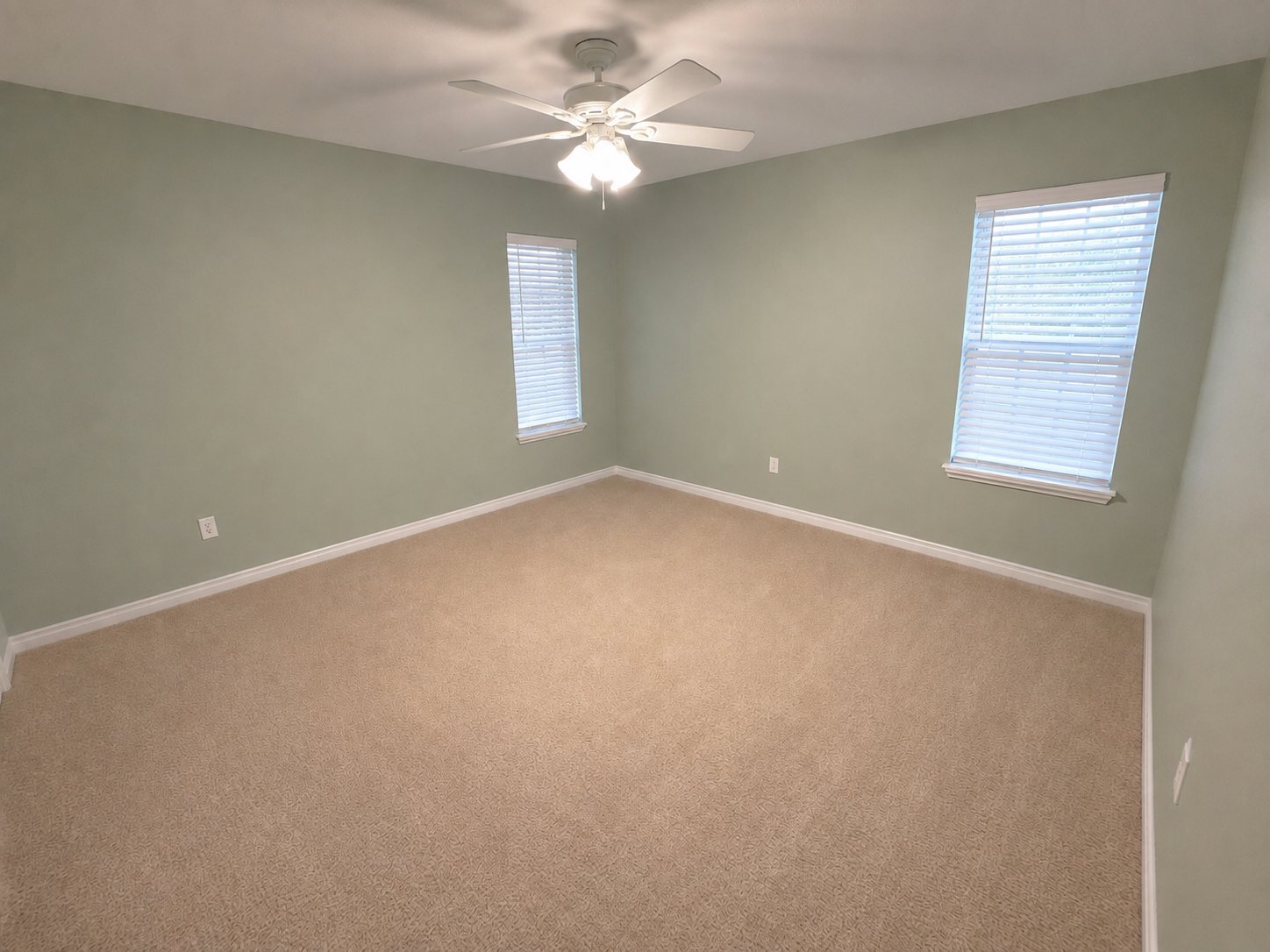 Building Photo - 136 Pine Arbor Cir