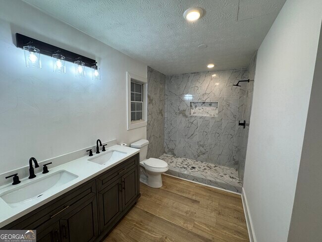 Building Photo - 5455 Forest Falls Dr