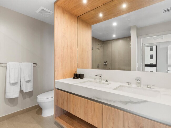 Building Photo - 11 NE 6th St