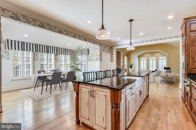 Building Photo - 9880 Palace Green Way