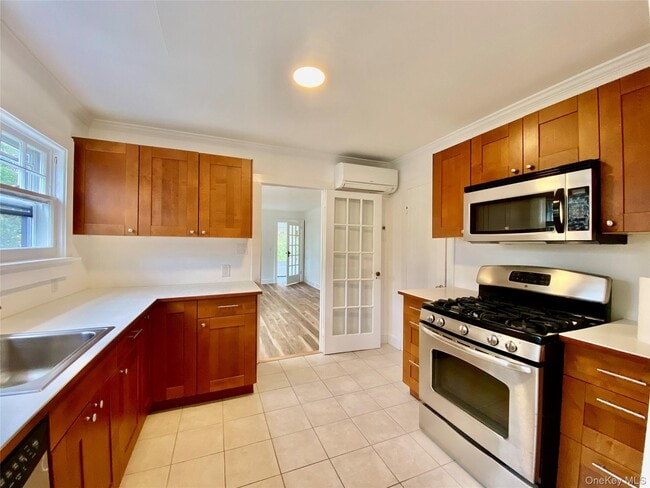 Building Photo - 2835 Harbor Ln