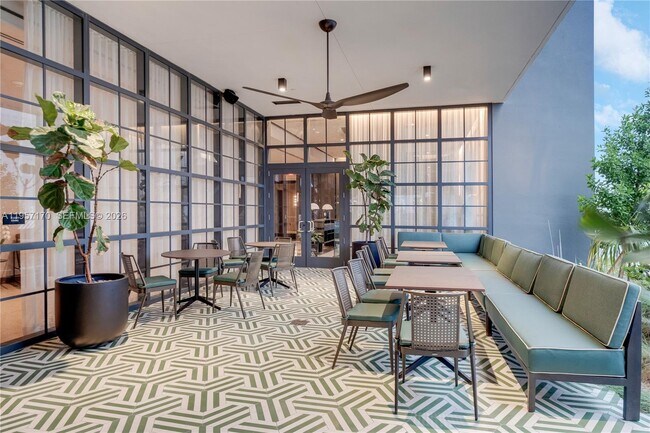 Building Photo - 159 NE 6th St