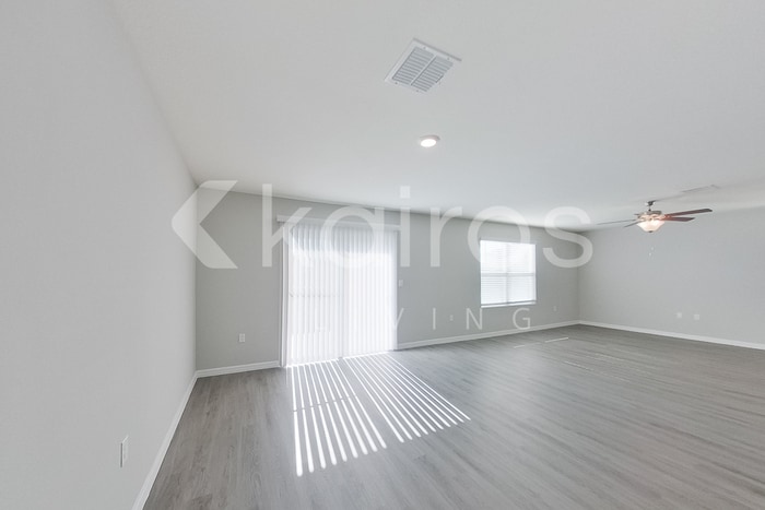 Building Photo - 8621 SW 43rd Ter