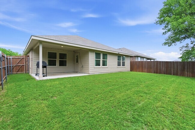 Building Photo - 16308 Caledonia Ct