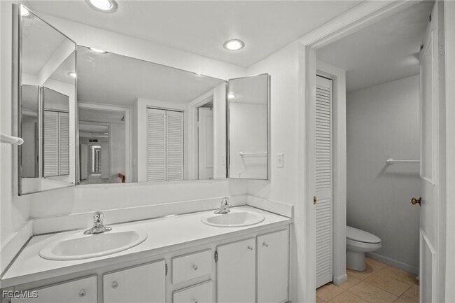 Building Photo - 1703 Park Meadows Dr