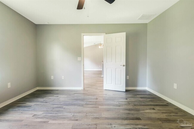 Building Photo - 3328 Broadview Cir