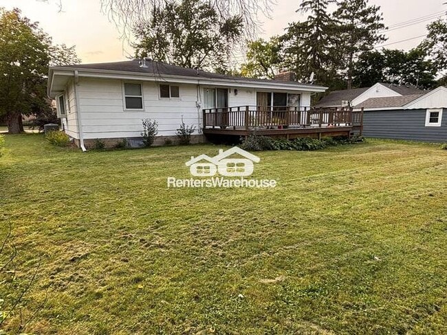 Building Photo - Available now is a bold vibrant 3 bed 2 ba...