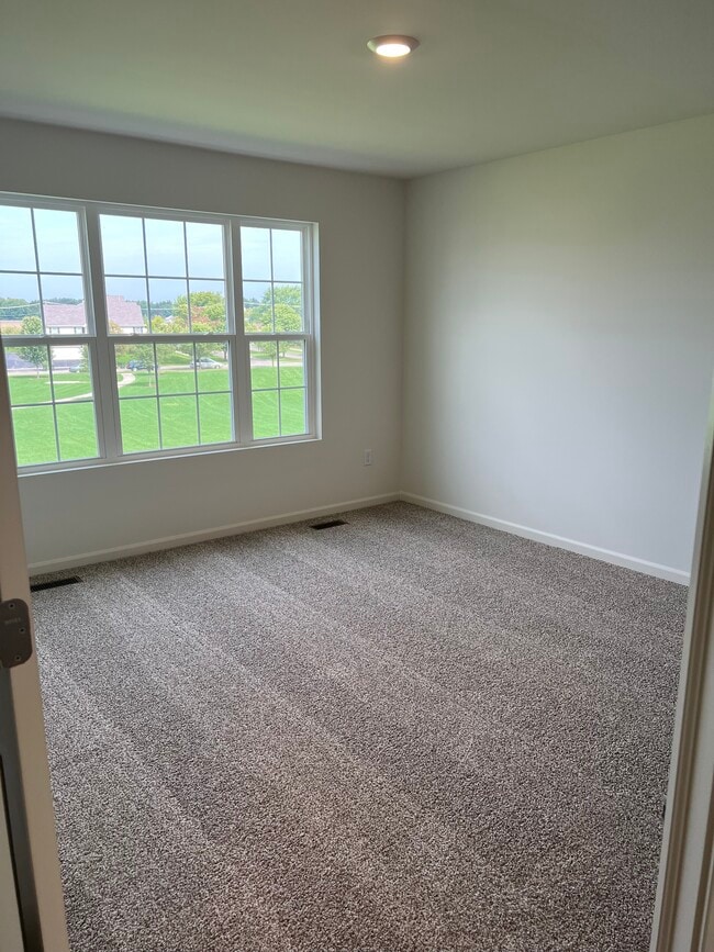 Building Photo - 3820 Bissel Dr