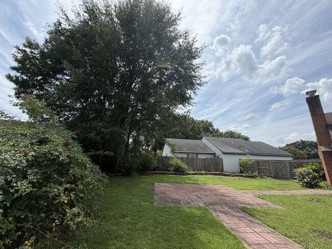 Building Photo - 1501 Millington Dr