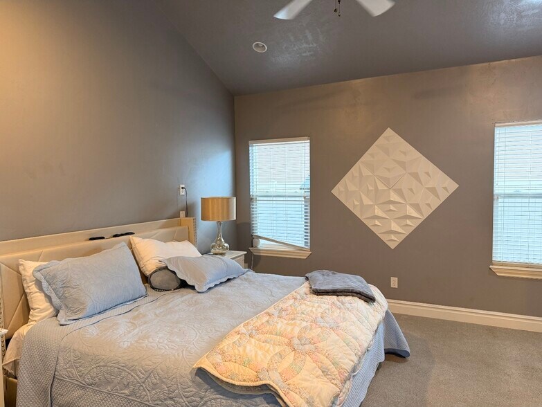 Building Photo - 1574 W Meadow Green Dr