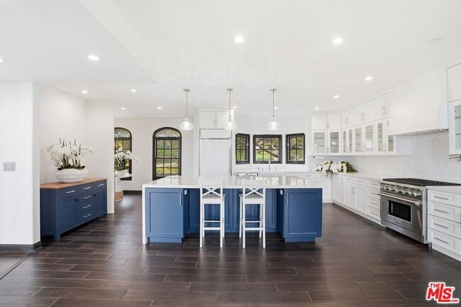 Building Photo - 1036 El Medio Ave