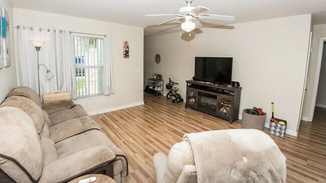 Building Photo - Charming 4BR Townhome in Panama City Beach