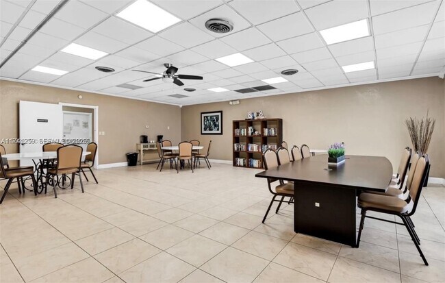 Building Photo - 3750 NE 170th St