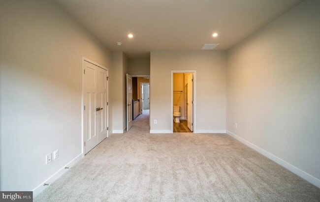 Building Photo - 14064 Sunrise Valley Dr