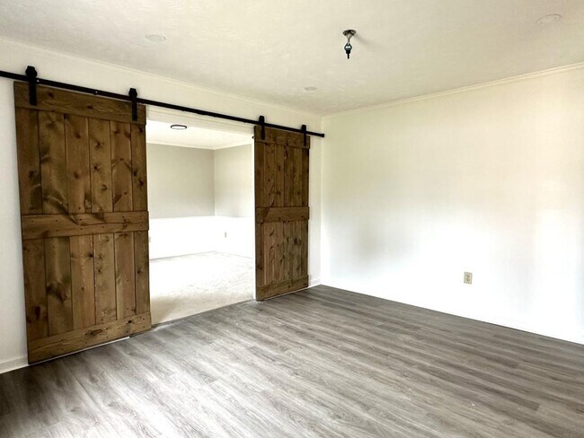 Building Photo - 6604 Kodiak Dr
