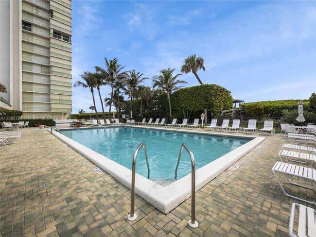 Building Photo - 9940 S Ocean Dr