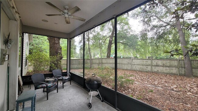 Building Photo - 3003 SW 98 Dr