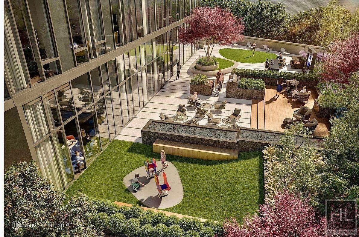 Building Photo - East 44th Street