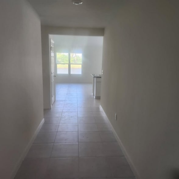 Building Photo - 9286 Sandy Bluffs Circle