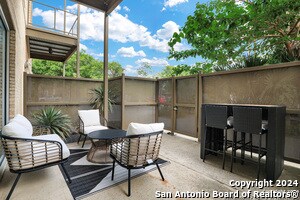 Building Photo - 1115 S Alamo St