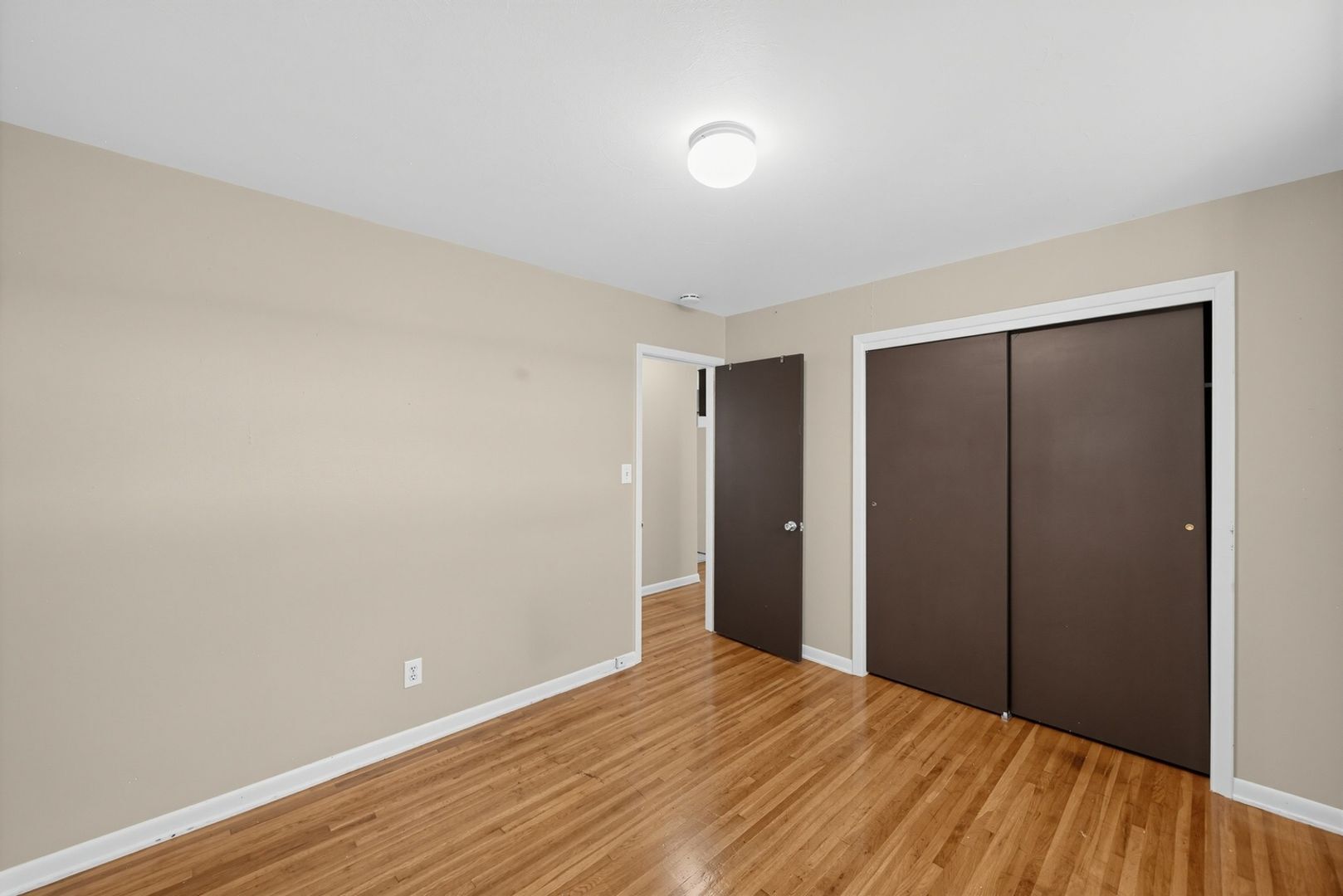 Building Photo - 1055 S Dale Ct