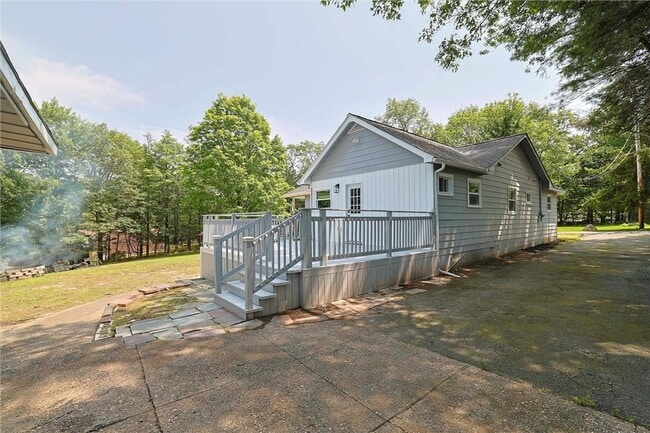 Building Photo - 28 Cottage St