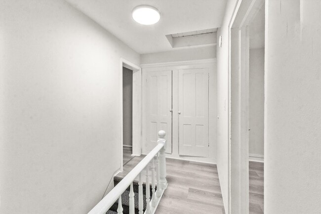 Building Photo - 60 Mary St