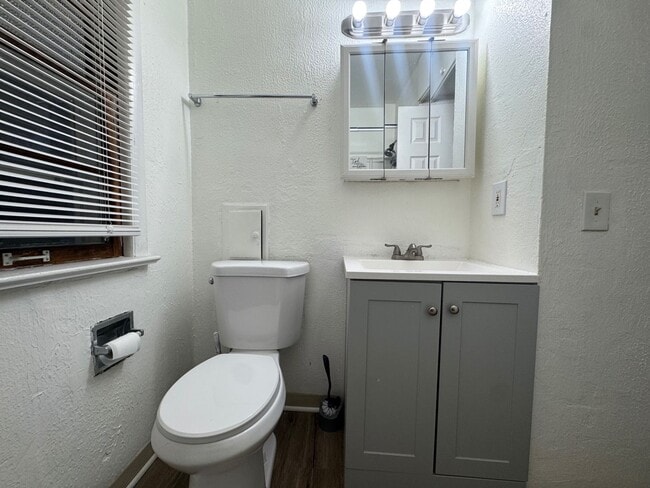 Building Photo - This Charming 3BR Single Family Home!