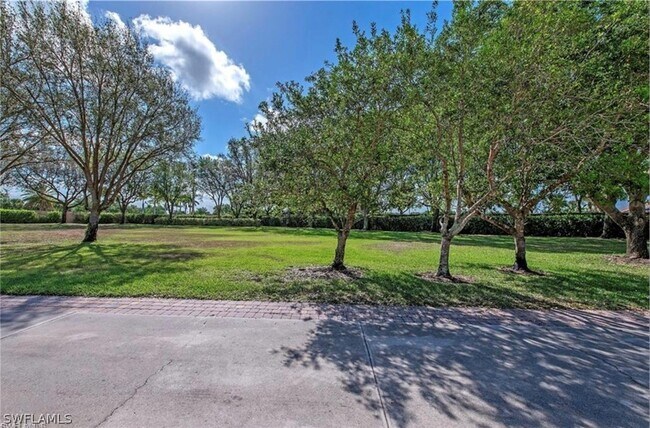 Building Photo - 28700 Alessandria Cir