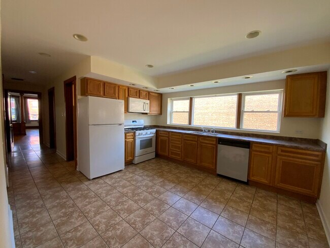 Building Photo - 3116 N Elston Ave