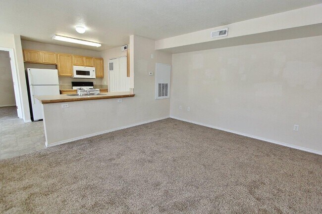 Building Photo - 11840 Cloverbrook Ln