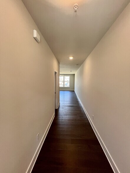 Building Photo - 1245 Willowcrest Way