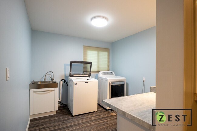 Building Photo - OPEN HOUSE Thursday August 29th 5-6pm