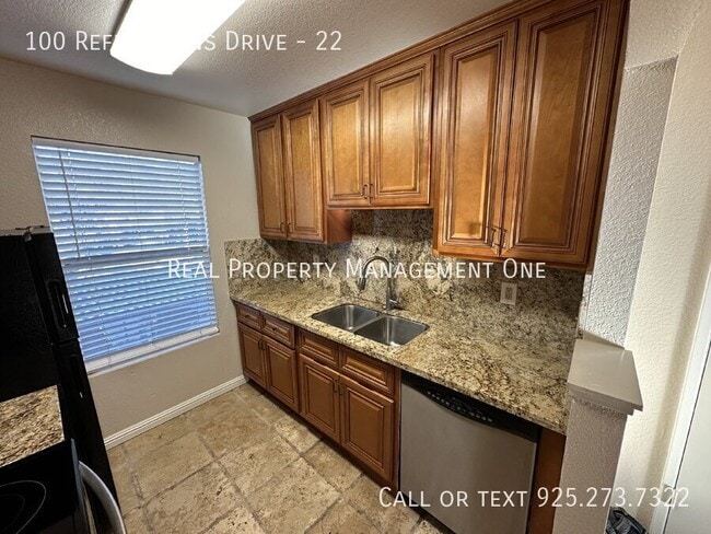 Building Photo - 100 Reflections Dr