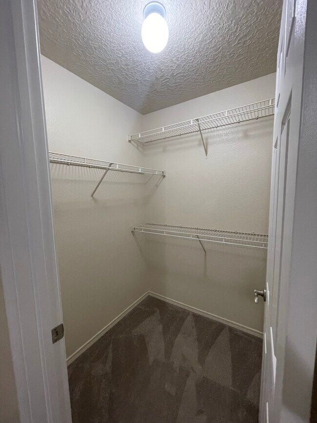 Building Photo - 9620 Sundoro Pl NW