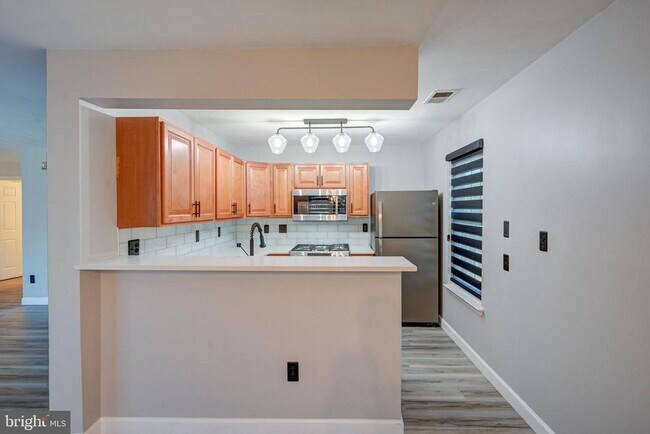 Building Photo - 8905 Stone Creek Pl