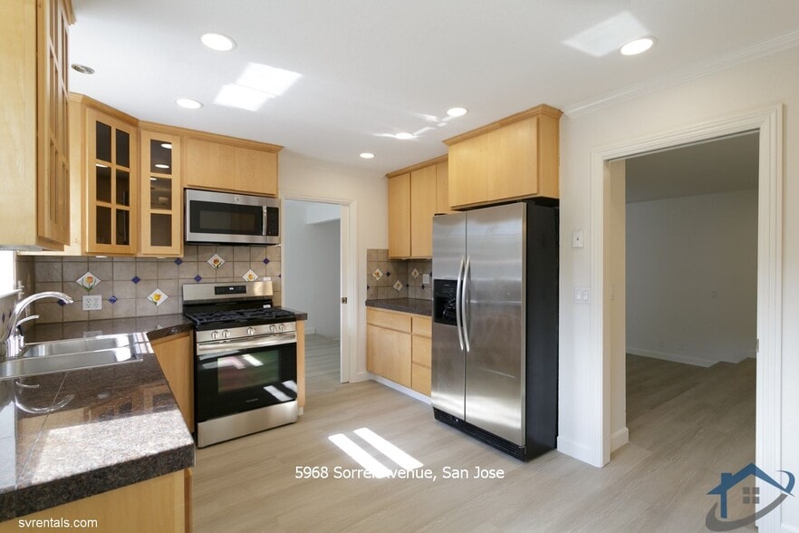Building Photo - 5968 Sorrel Ave