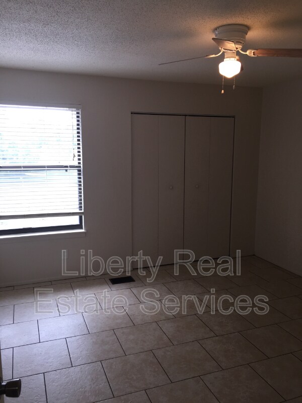 Building Photo - 901 Olmstead Dr