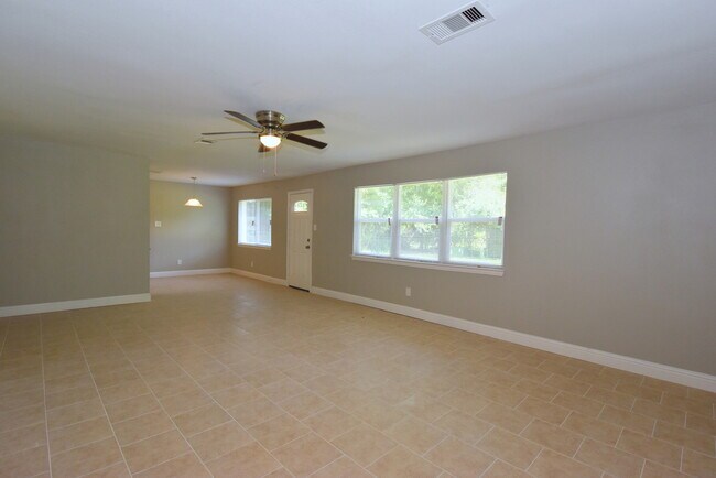 Building Photo - 3615 Willie Way