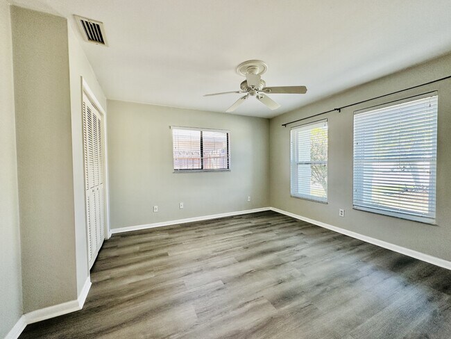 Building Photo - 840 104th Ave N