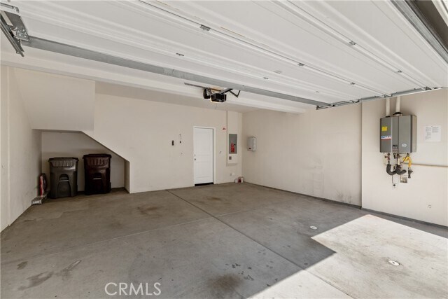 Building Photo - 30365 Town Square Dr