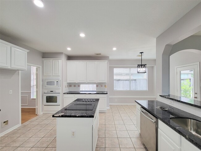 Building Photo - 9410 Barretts Glen Ct