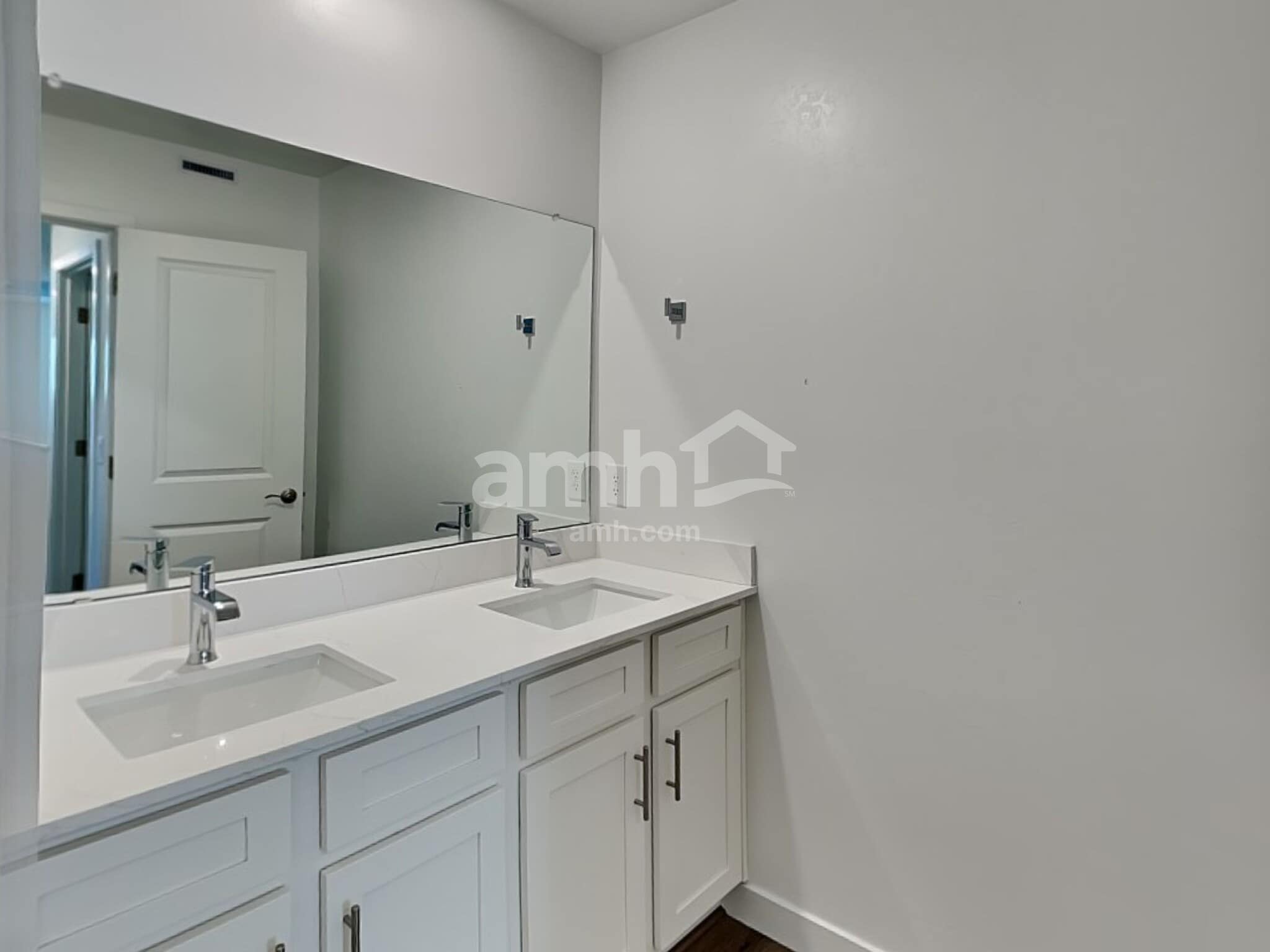 Building Photo - 6536 E Paseo Baranda